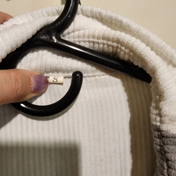 Button top - Picture 2 of 2